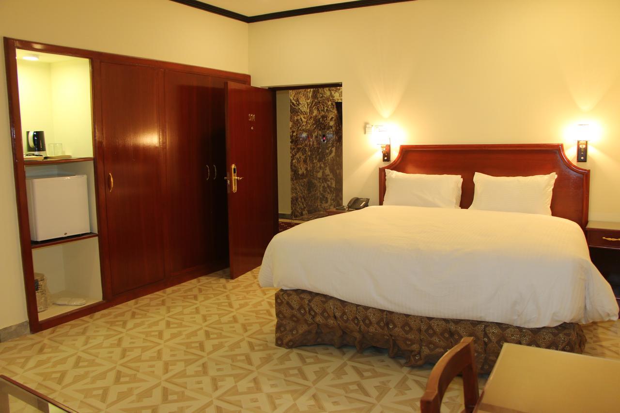 Indus Hotel Hyderabad Exterior photo